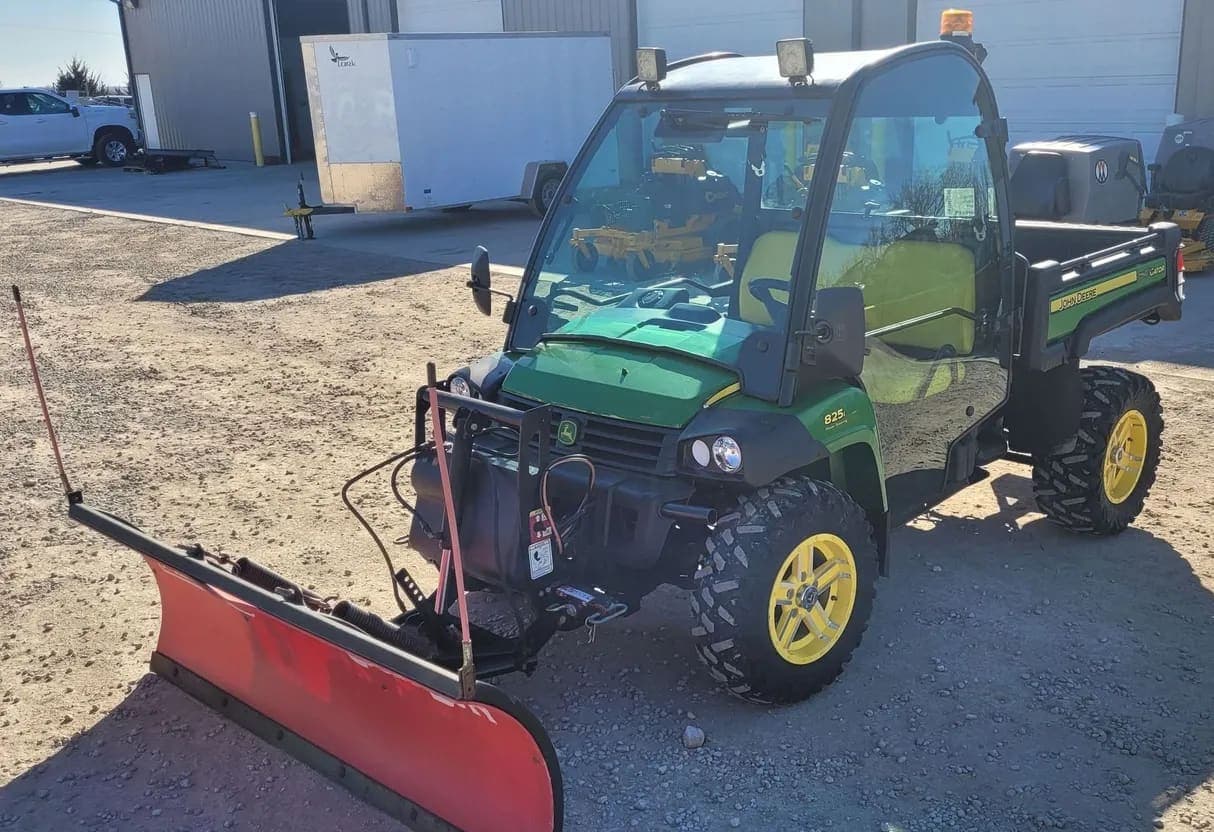 2015 John Deere 825i listing photo — photo 1 of 47